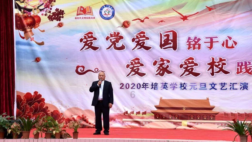 美国一架小型商用飞机紧急迫降在弗吉尼亚州高速公路